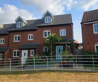 25  Loachbrook Farm Way